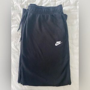 Black Wide Legged Nike Sweatpants XL